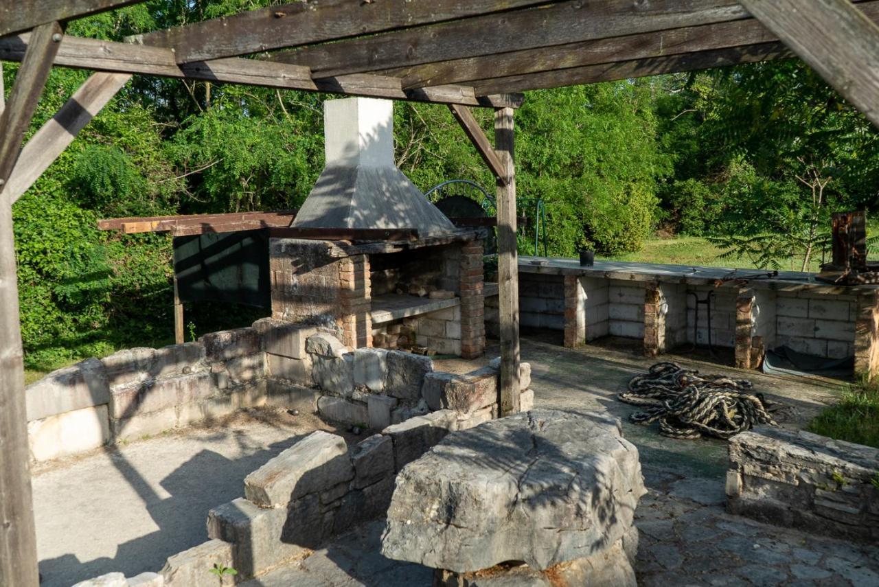 Julijud, Heated Pool, Jacuzzi, Dome And Sauna Brajkovici  Extérieur photo